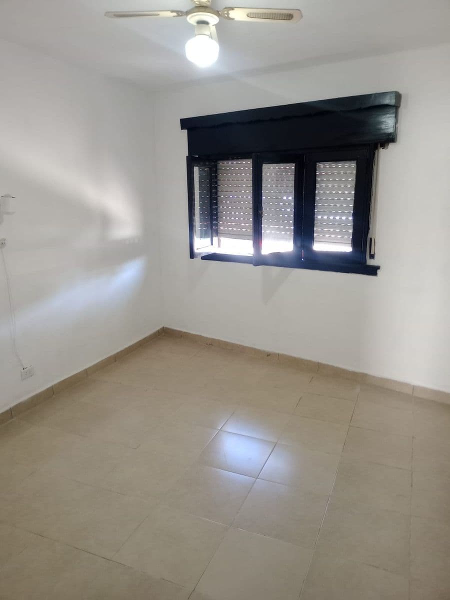 Casa 3 Ambientes En Alquiler, La Tablada