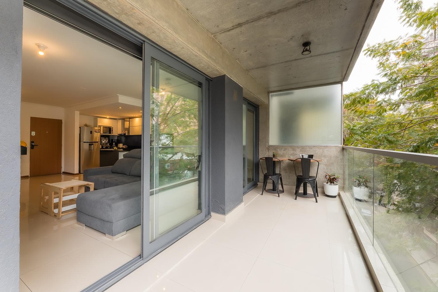 VENTA DEPARTAMENTO DE 3 DORMITORIOS CON 2 COCHERAS EN ZONA RIO CIUDAD DE ROSARIO