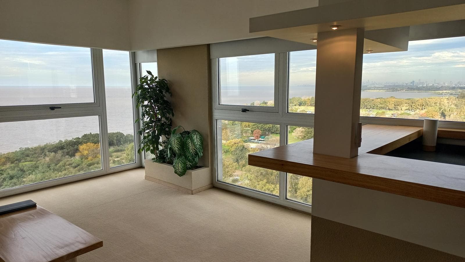 DEPARTAMENTO DUPLEX 4 DORMITORIOS EN VENTA - PUERTO DE OLIVOS – EDIFICIO BAHÍA DEL PUERTO