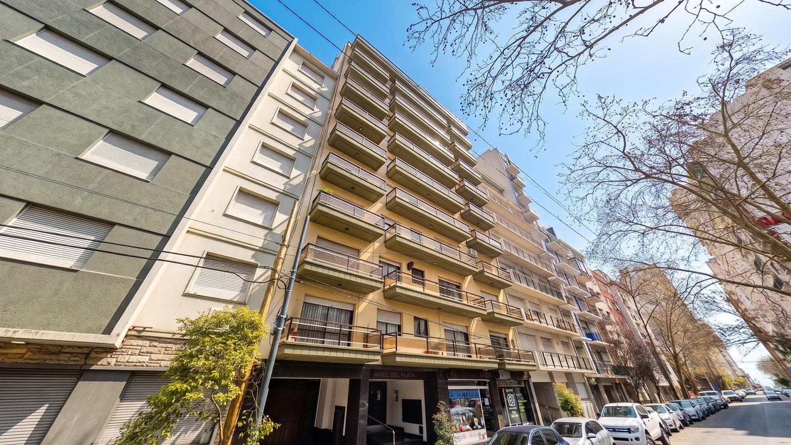 Venta Departamento de 3 Ambientes a la Calle en Paseo Aldrey