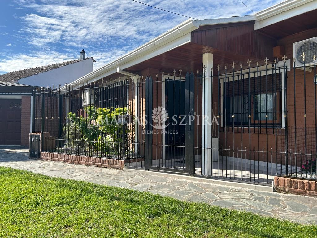 Casa en venta de 4 ambientes