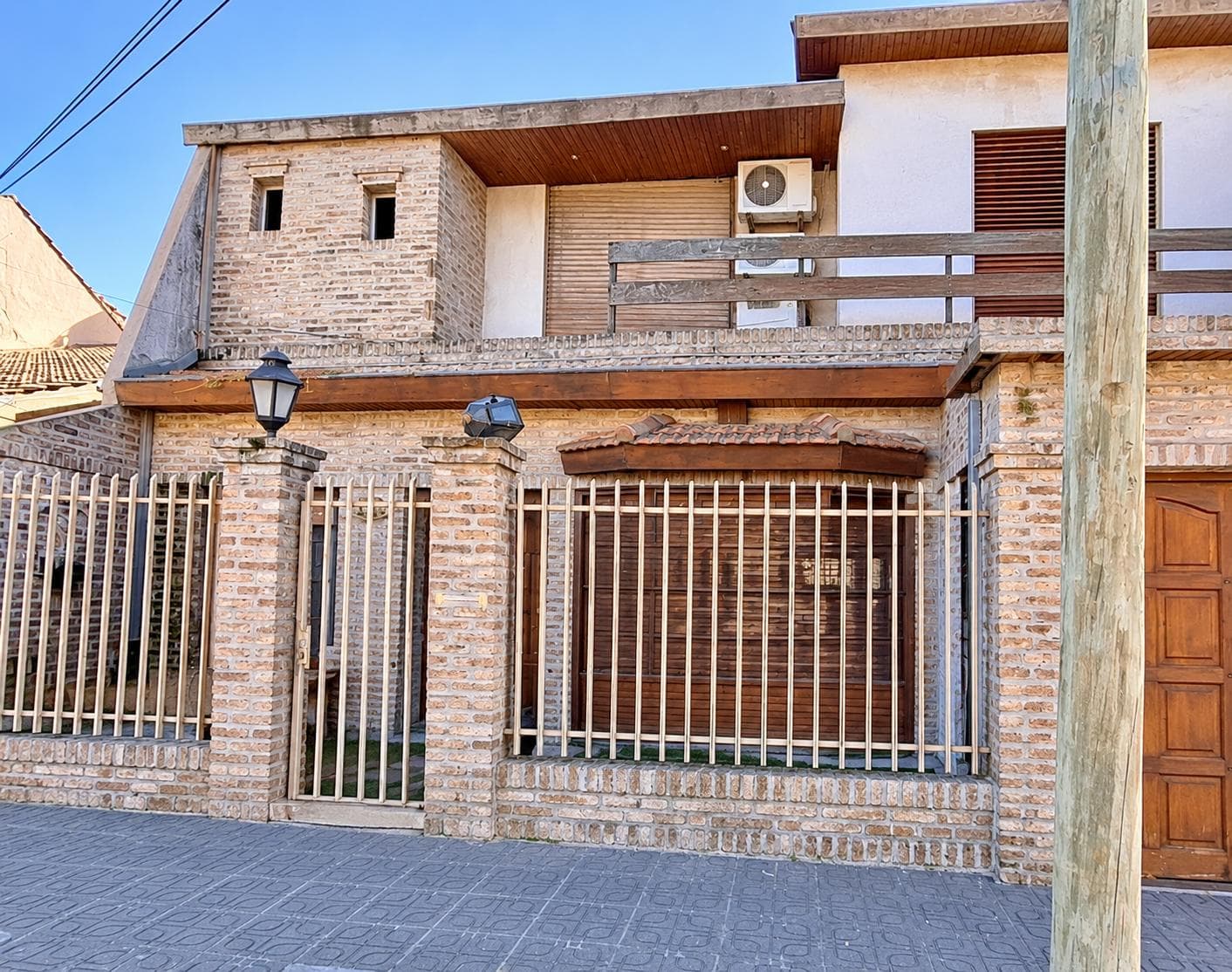 Importante casa en Florida, 6 ambientes a reciclar- En Venta
