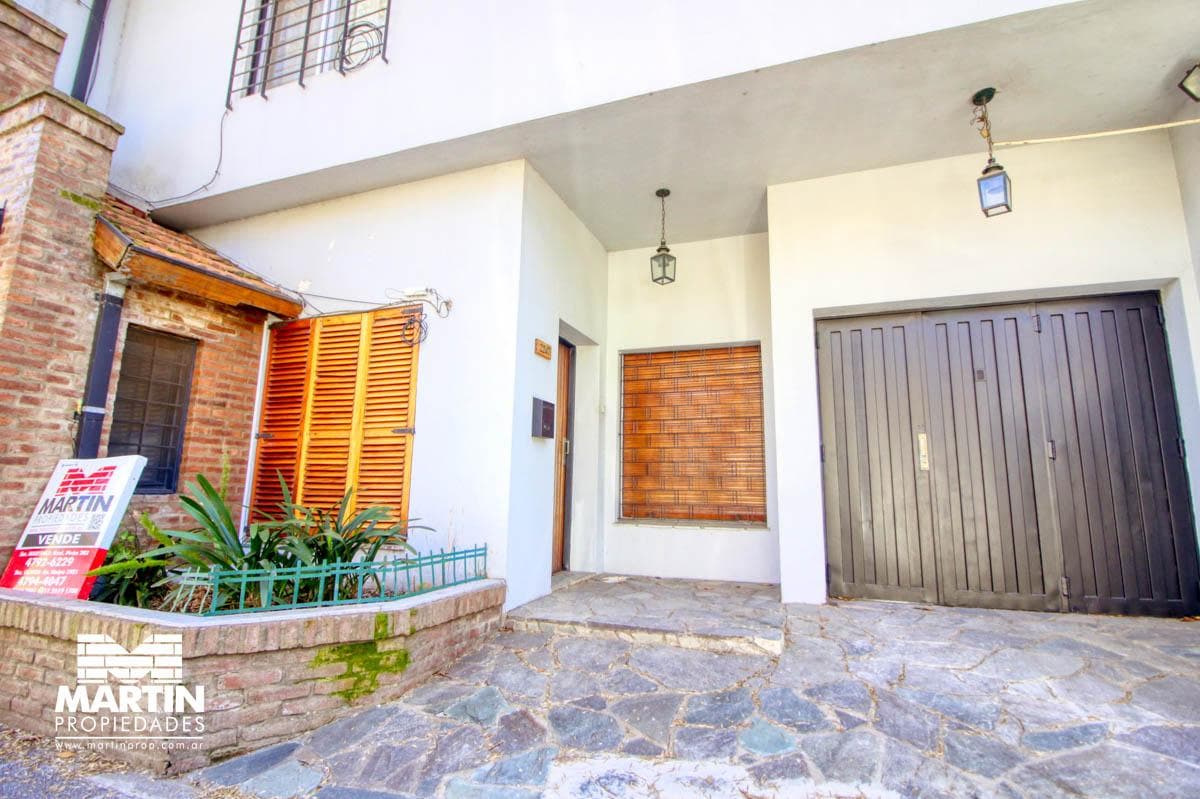 Casa PH en Venta de 3 Ambientes en Olivos con Cochera, Jardín y SUM