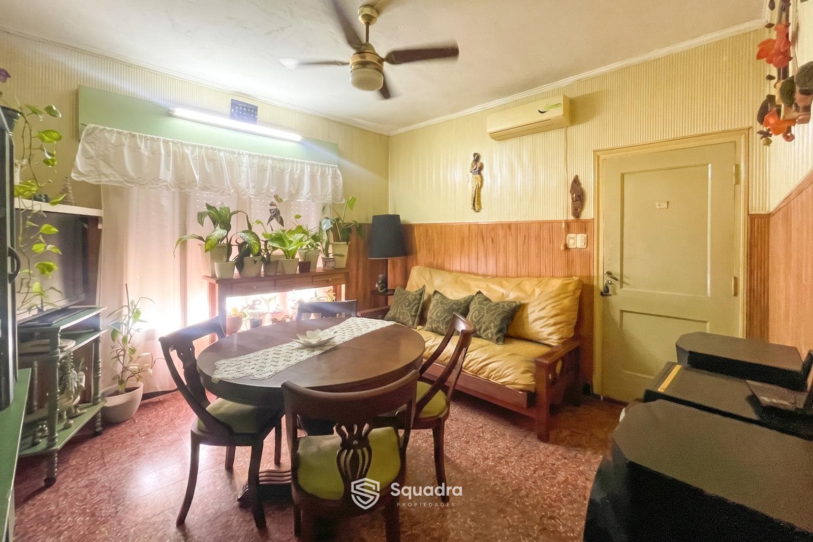 VENTA - Casa 3 dormitorios, cochera y gran patio - Villa Gobernador Gálvez. APTO CRÉDITO.