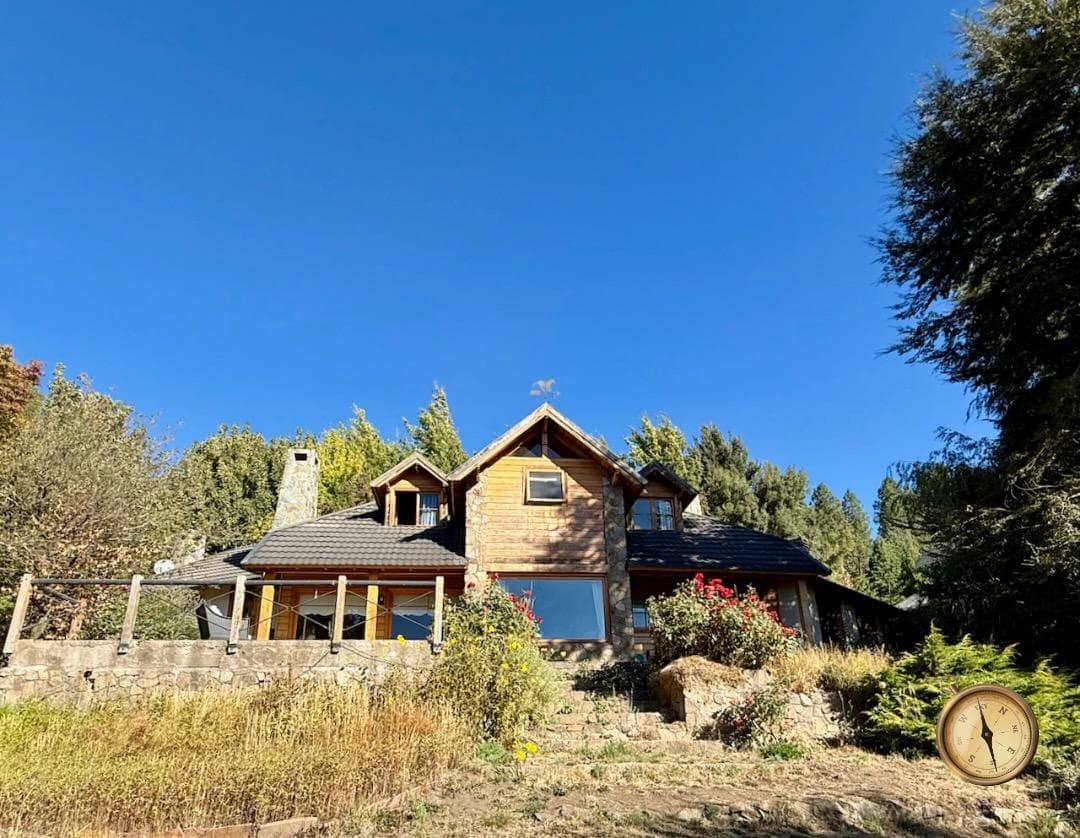 Casa en venta en San Martin de los Andes - 230m2 en lote de 2163m2 - Faldeos del Chapelco