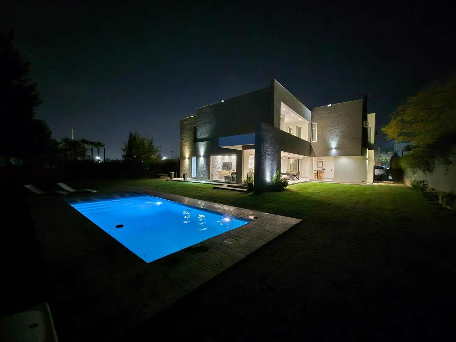 Exclusiva casa de diseño en Palmares Valley | Privacidad, amplitud y vistas a la montaña