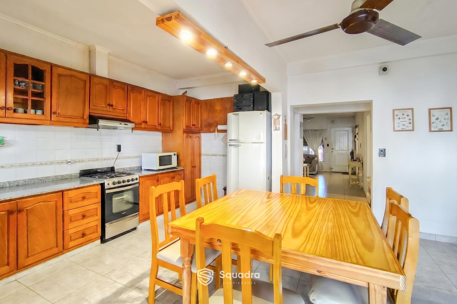 VENTA | PERMUTA - Casa 3 dormitorios, galería, cochera - Sarmiento, Rosario. APTO CRÉDITO.