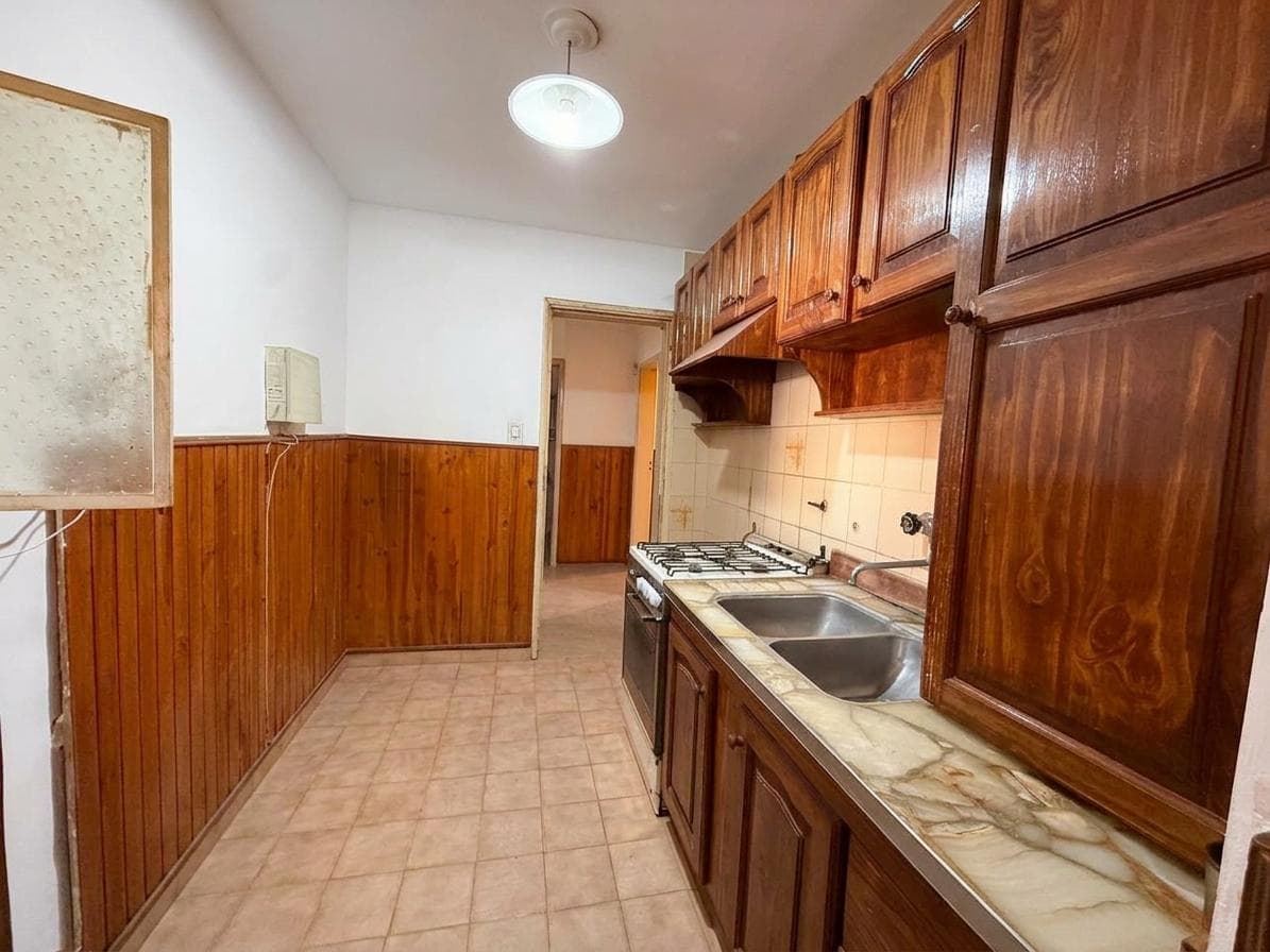 OPORTUNIDAD VENTA CASA AMPLIA B° AERONAUTICO LAS HERAS PATIO GRANDE COCHERA ACCESOS COMERCIOS
