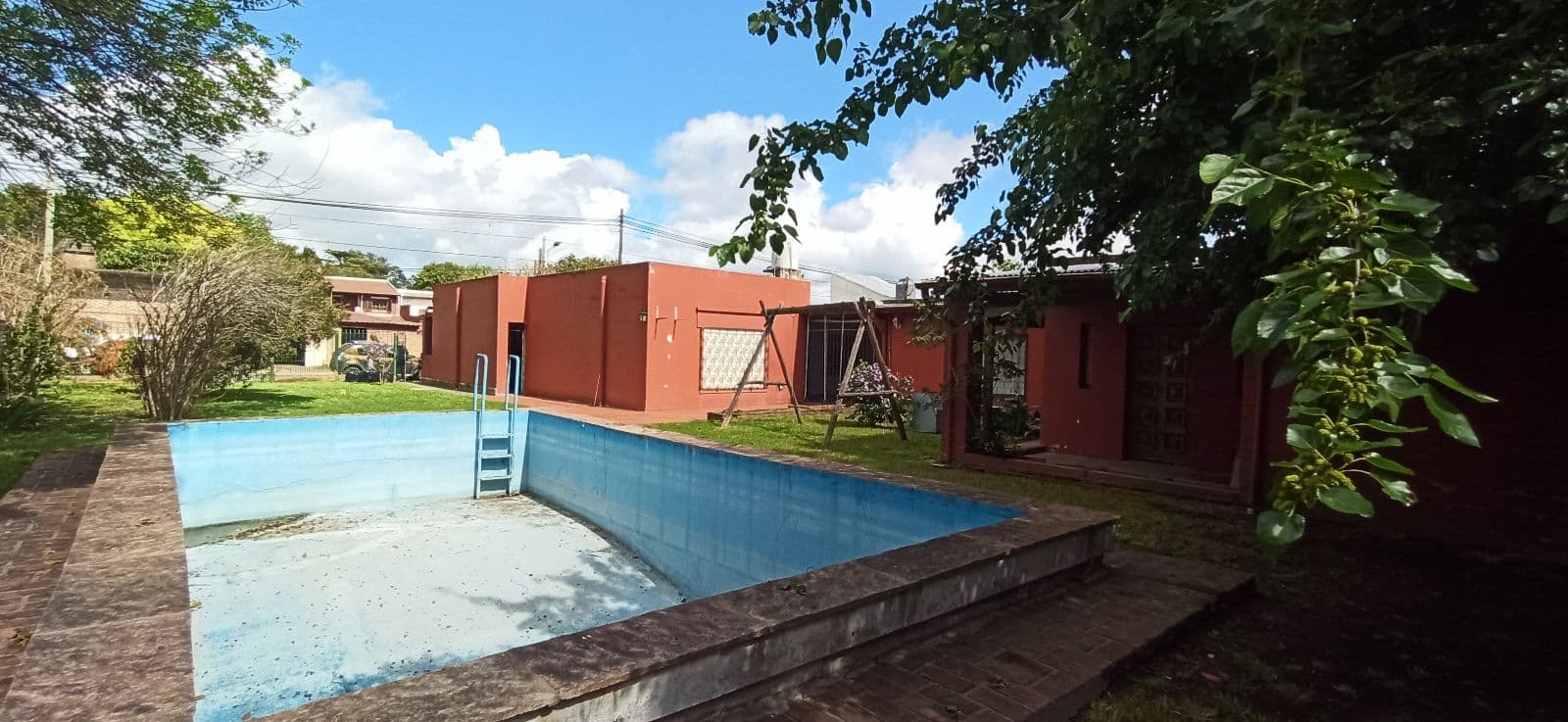 Casa en venta Tortuguitas centro 600mts lote pileta, ideal vivienda o inversión-Todos los servicios
