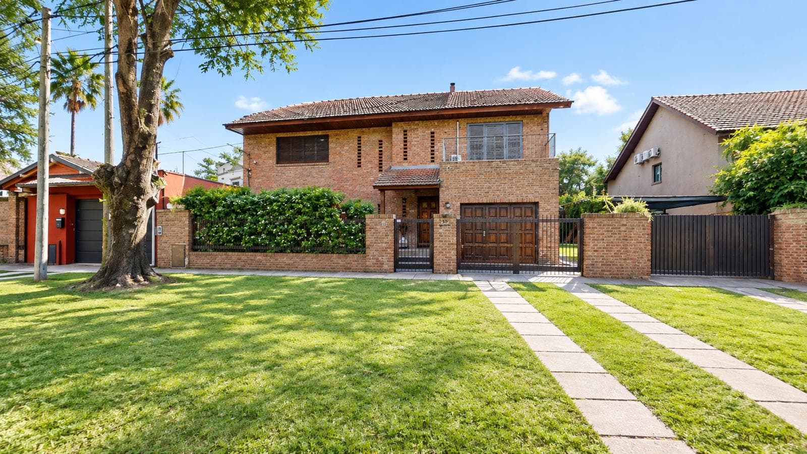 Casa en Venta de 6 Ambientes en Boulogne Sur Mer con Jardín, Cochera y Playroom
