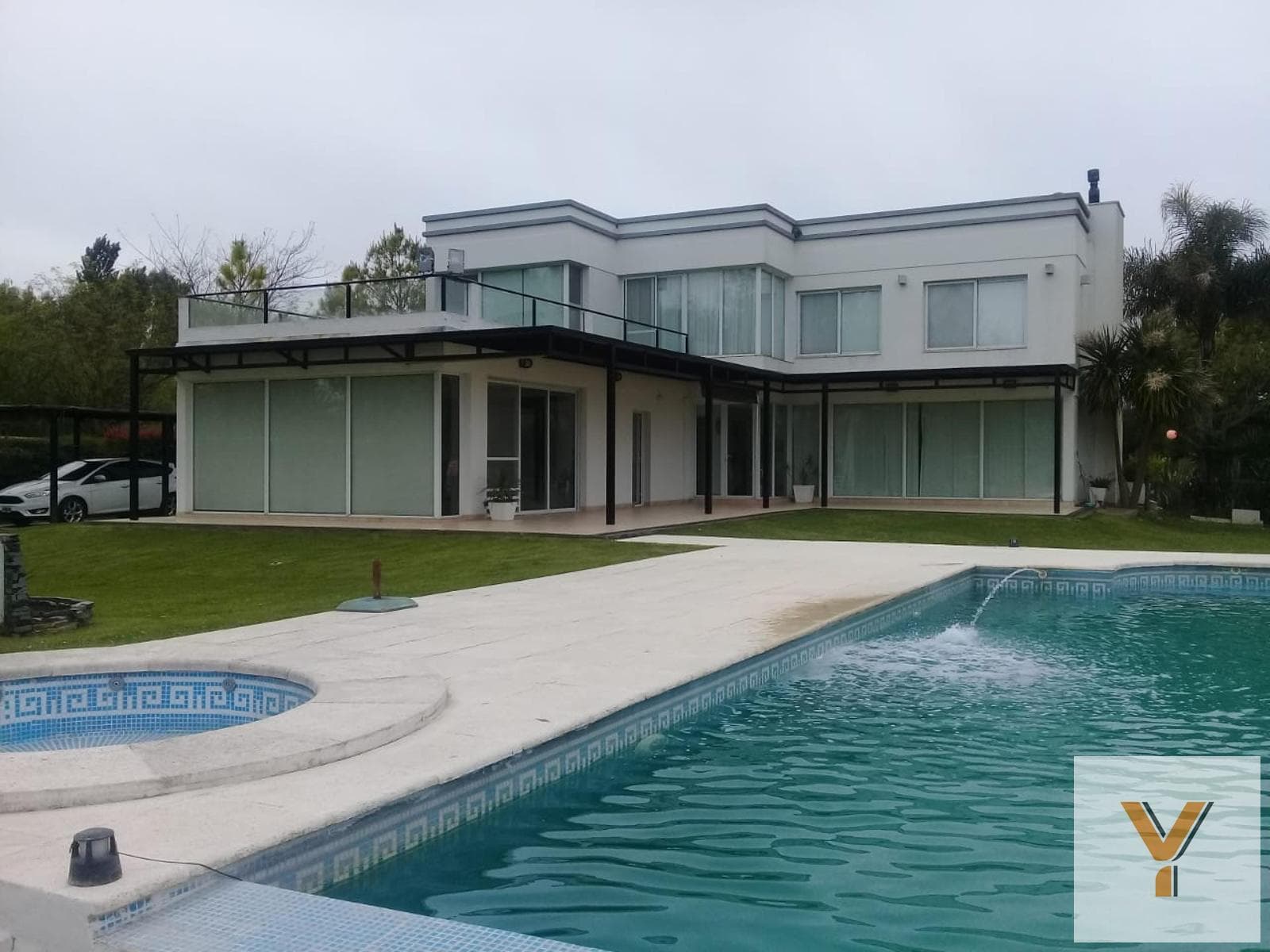Casa en Venta - 4 Dormitorios 4 Baños - 2400mts - Coronel Brandsen