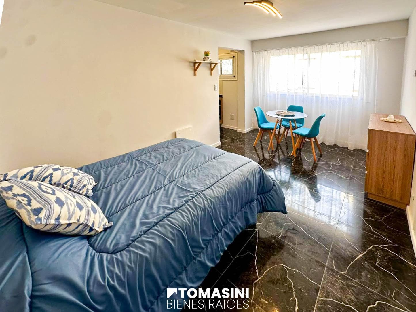 DEPARTAMENTO DE 1 AMBIENTE EXTERNO CON VENTANAL