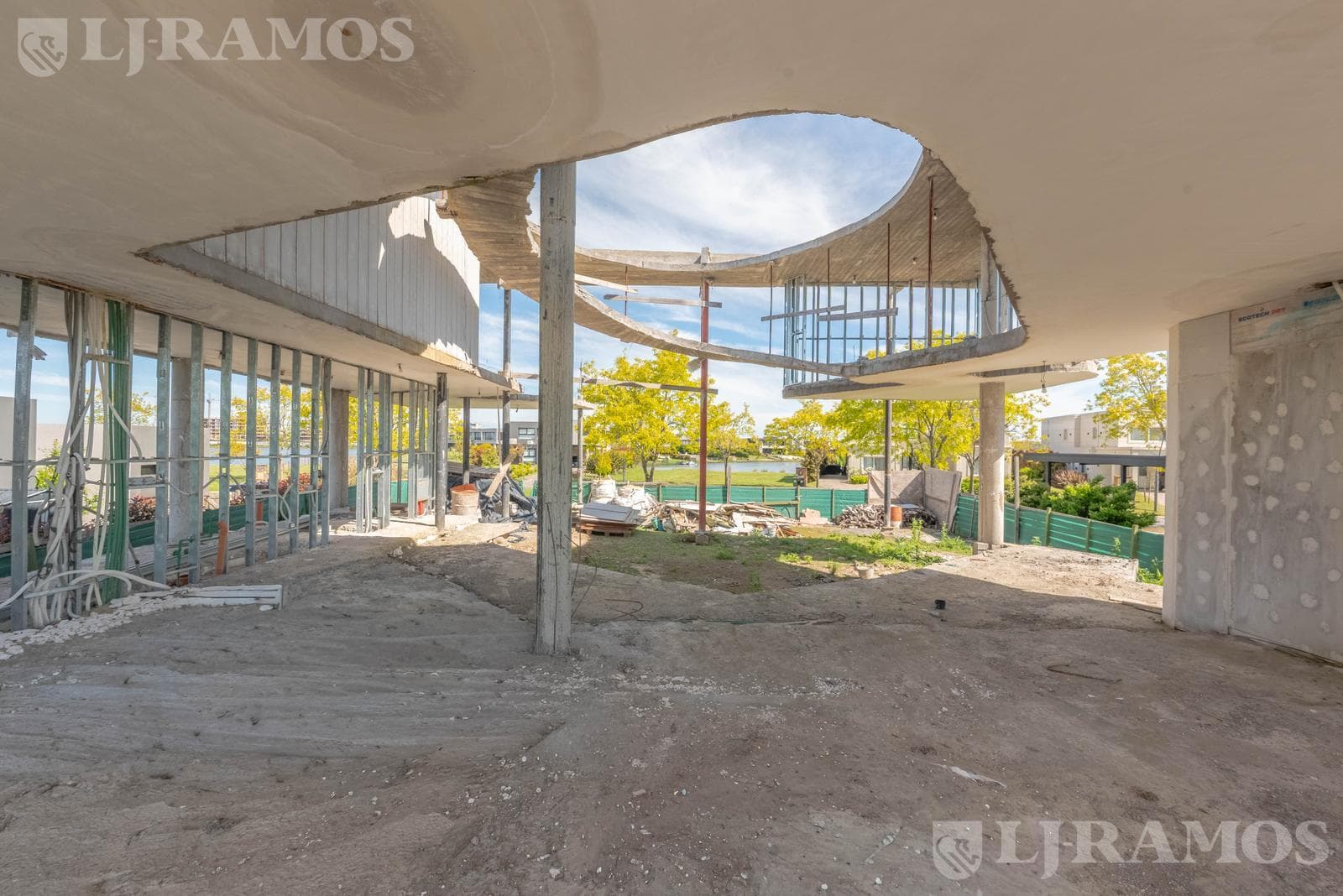Casa en Construccion a la Laguna MARINAS PG