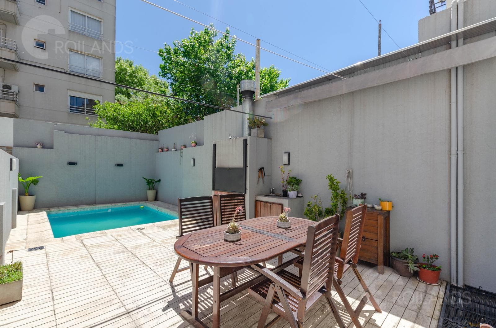 VENTA CASA TIPO DUPLEX CON PILETA, PARRILLA Y COCHERA EN VILLA URQUIZA!