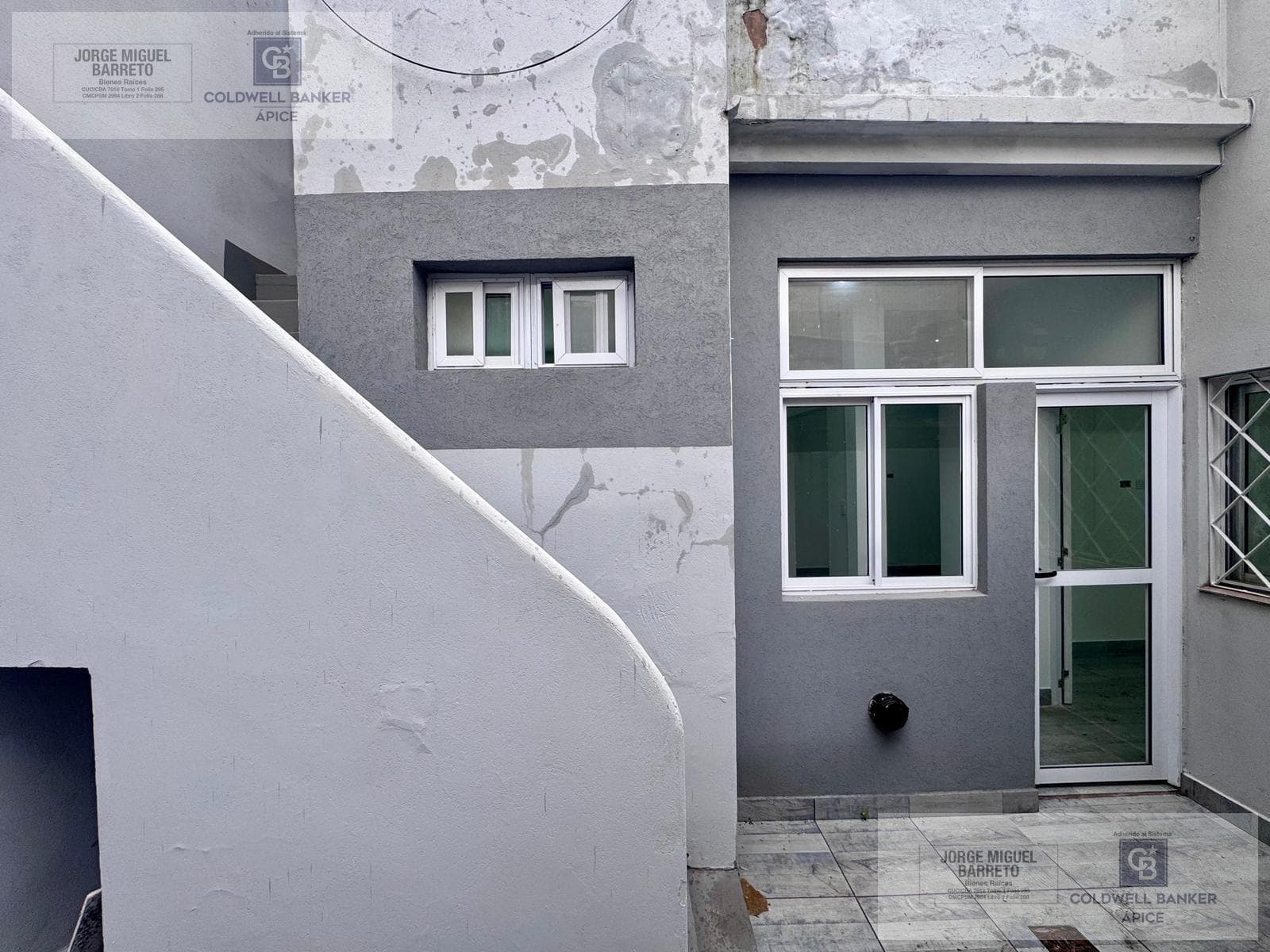 VENTA DE PH EN LANÚS CON TERRAZA Y LAVADERO