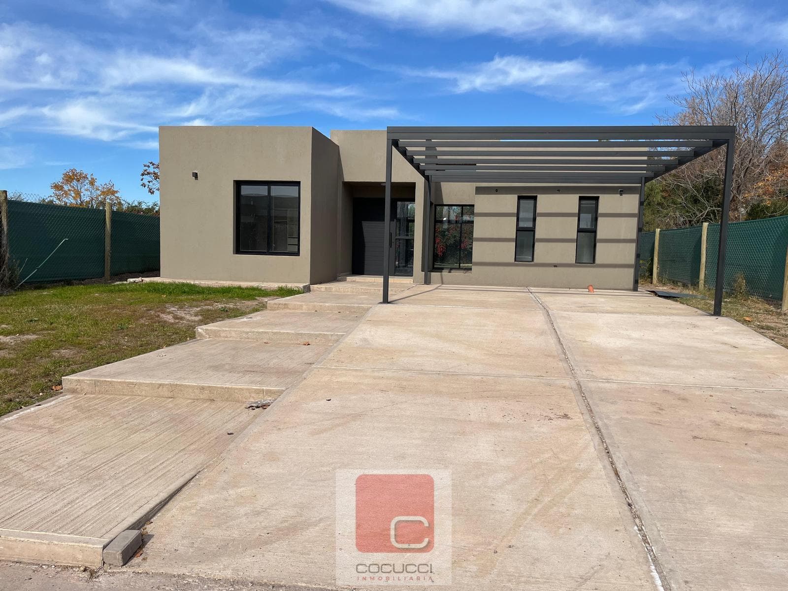 Casa en Barrio privado Pueblo Malbec