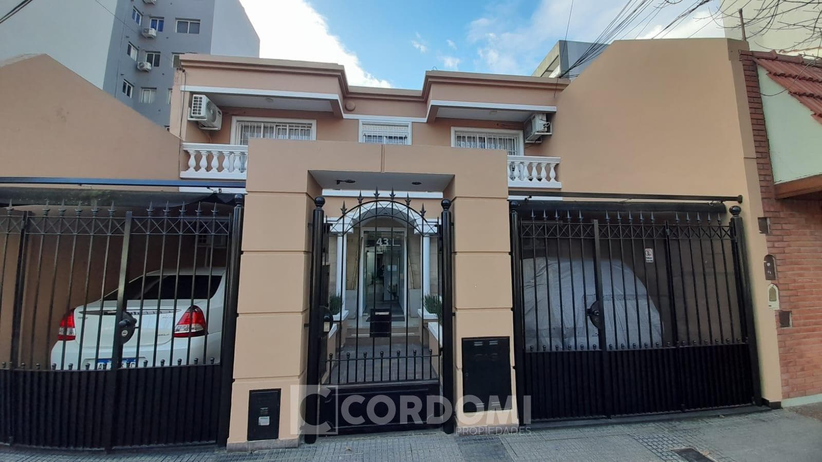Venta Departamento en Lanús Oeste 3 ambientes con baño y toilette