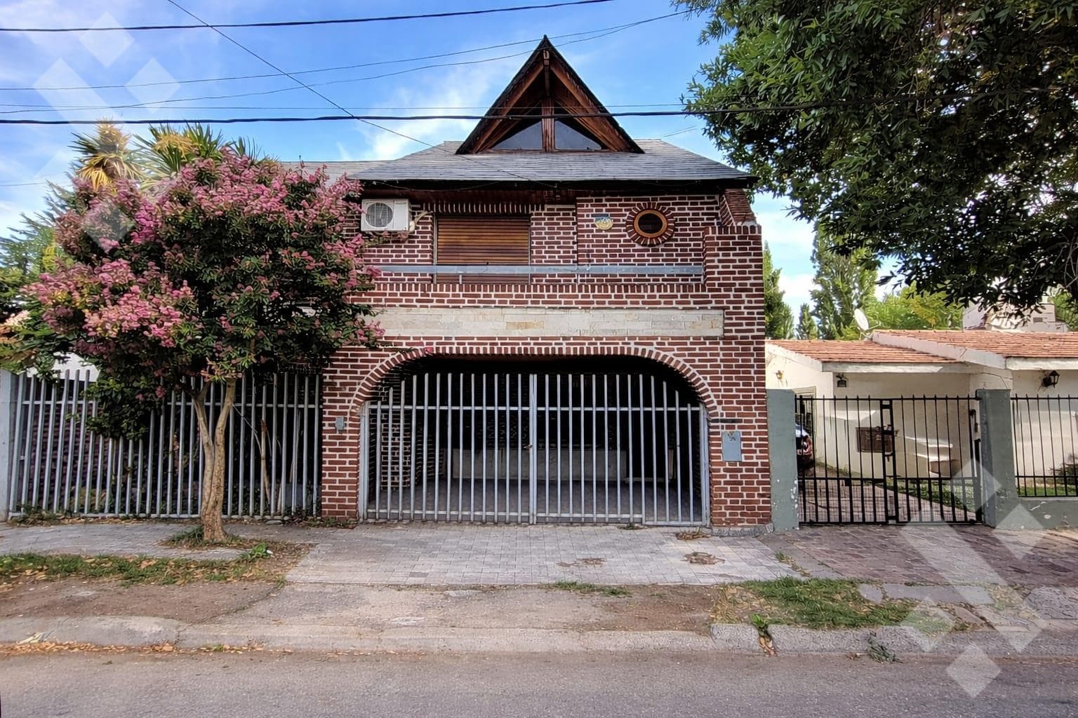 venta casa 3 dormitorios. Jardines del rey. Neuquen Capital