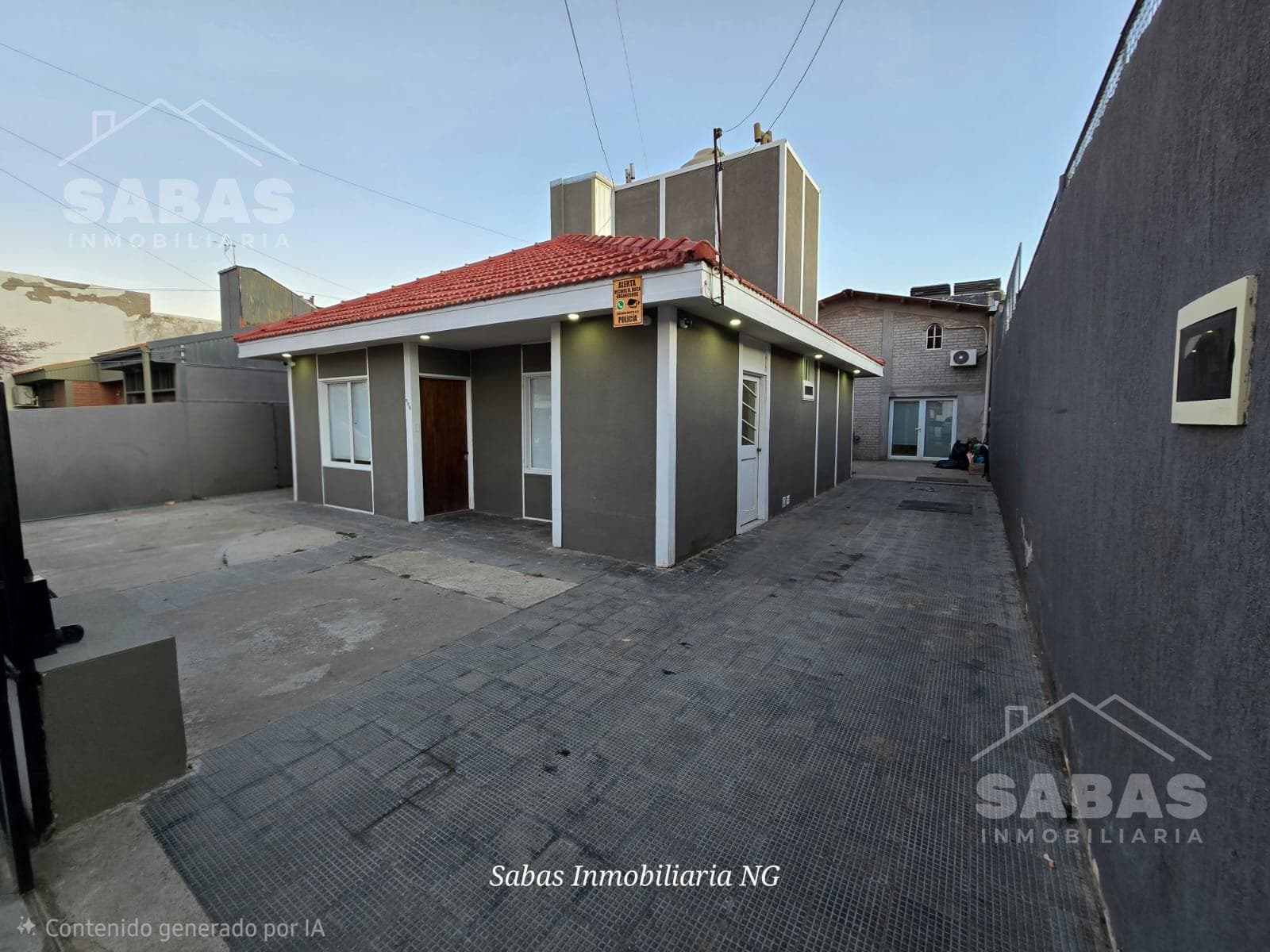 CASA + LOCAL BARRIO ROCA