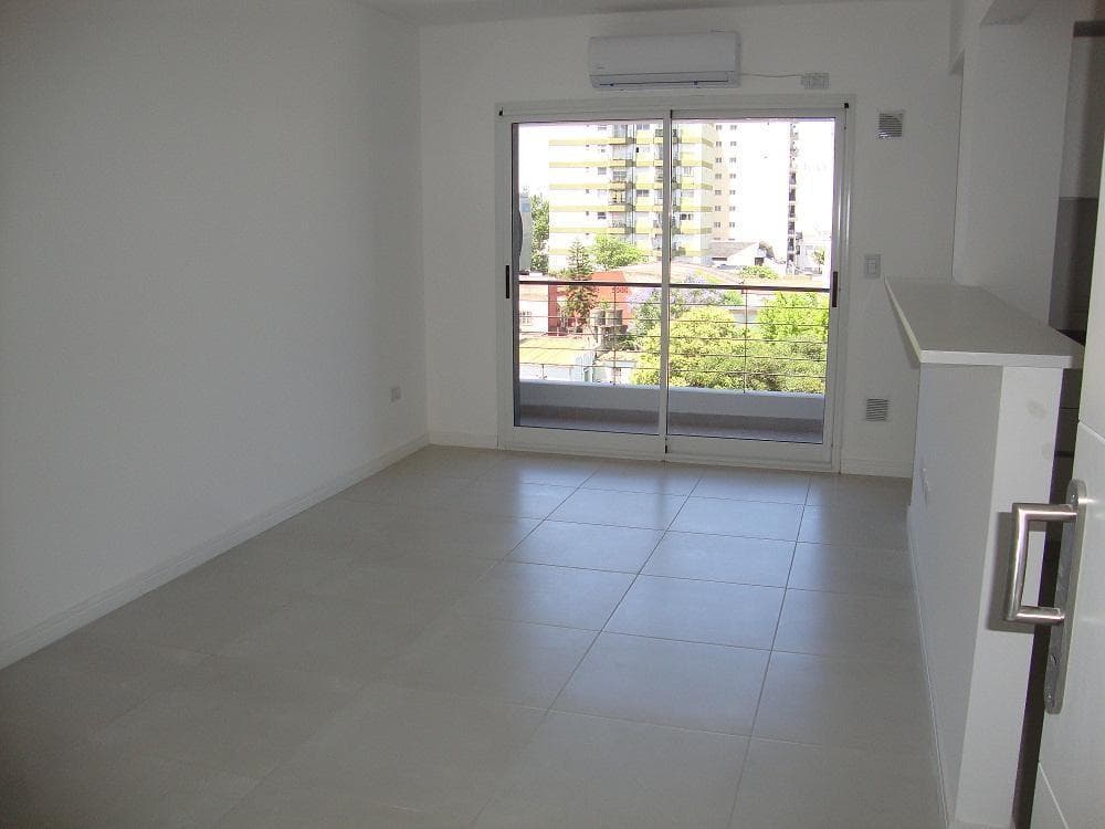 DEPTO 2 AMBIENTES C/COCHERA