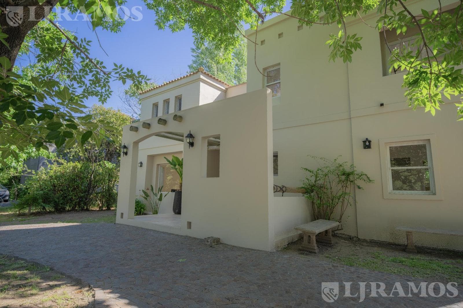 CASA Moderna a ESTRENAR Barrio Saint Matthews. Pilar. Lote 850 m2
