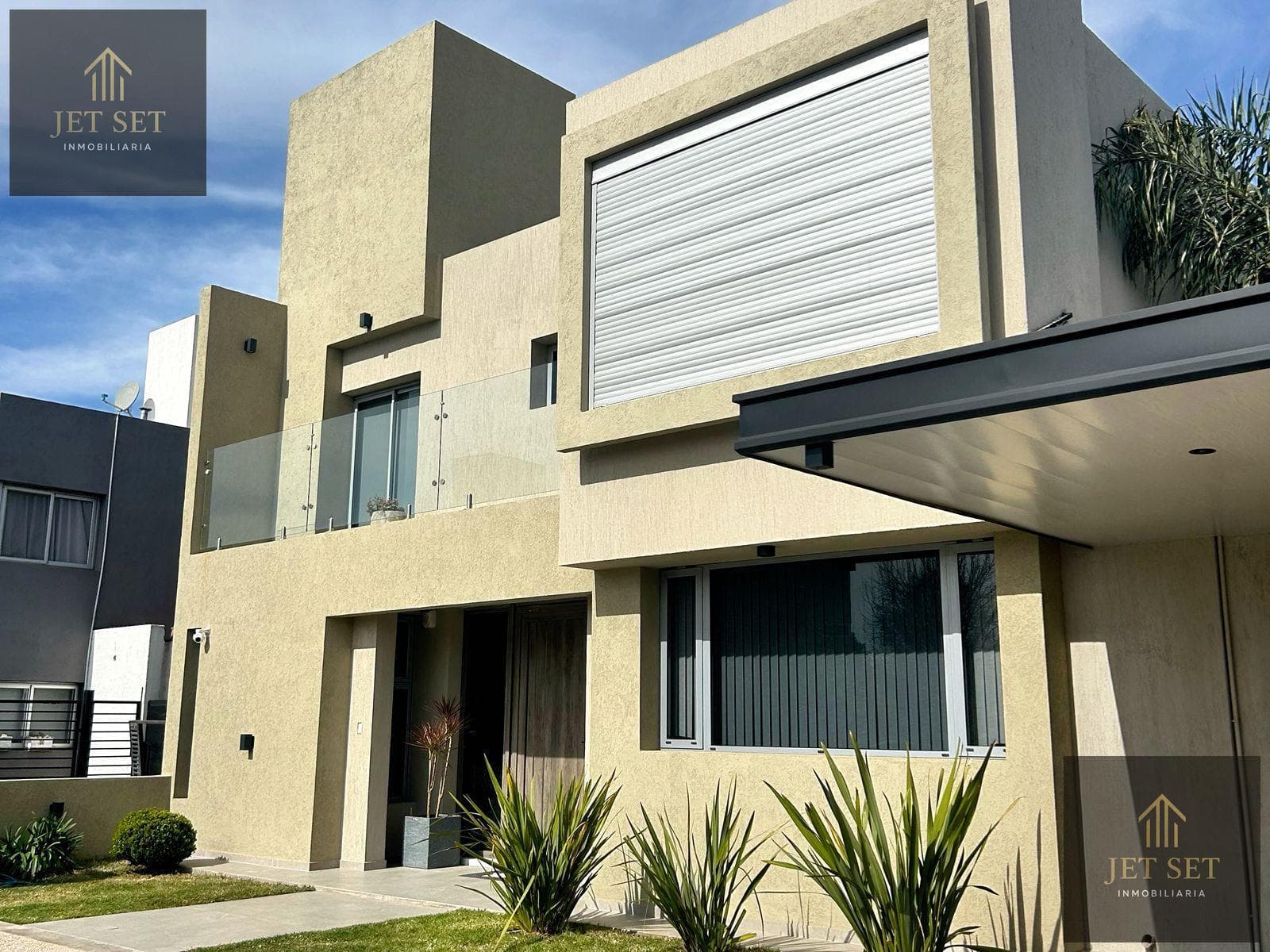 CASA EN VENTA /AMOBLADA EN CAMPO DE VUELO 3 DOR 4 BAÑOS QUINCHO Y PILETA
