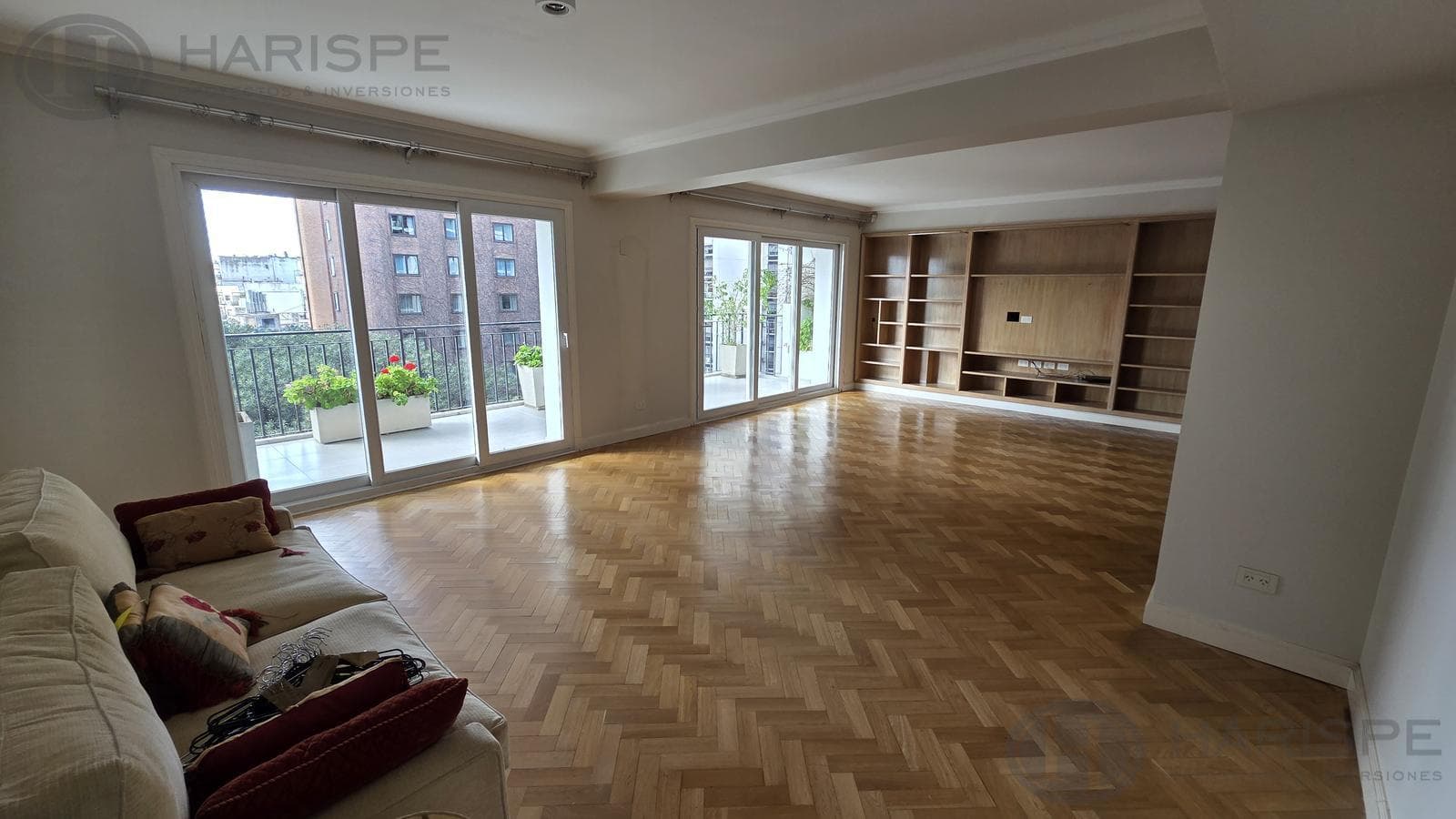 VENTA 4 dormitorios - 2 cocheras fijas - seguridad - Av. Alvear - RECOLETA
