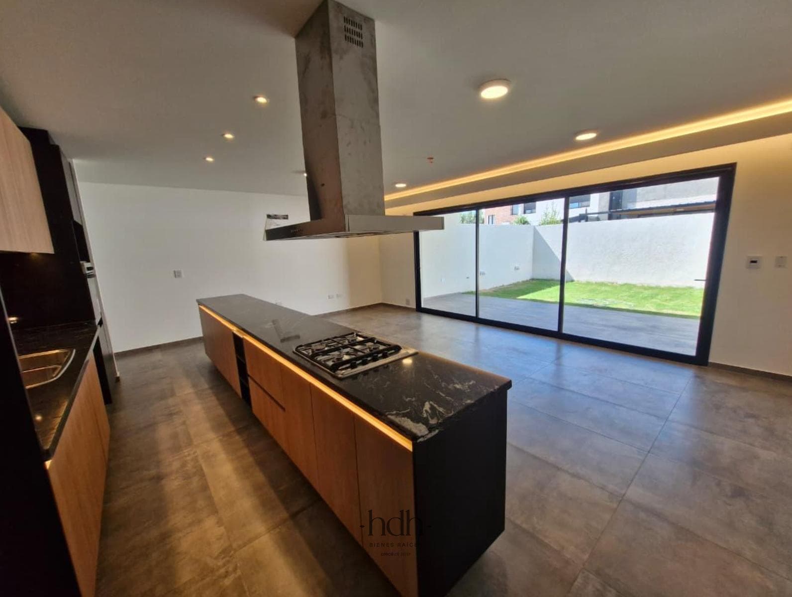 Casa venta 4 dormitorios 3 baños en Greenville II patio 24 hs seguridad